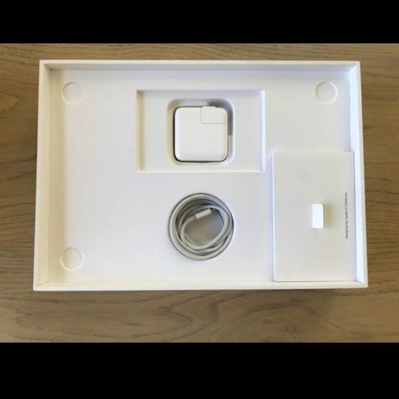 MacBook Pro 2017 - Picture 4 of 7